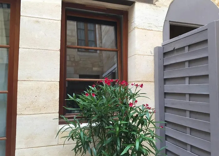 L\'Atelier d\'Auguste - Terrasse en plein cœur de Bordeaux